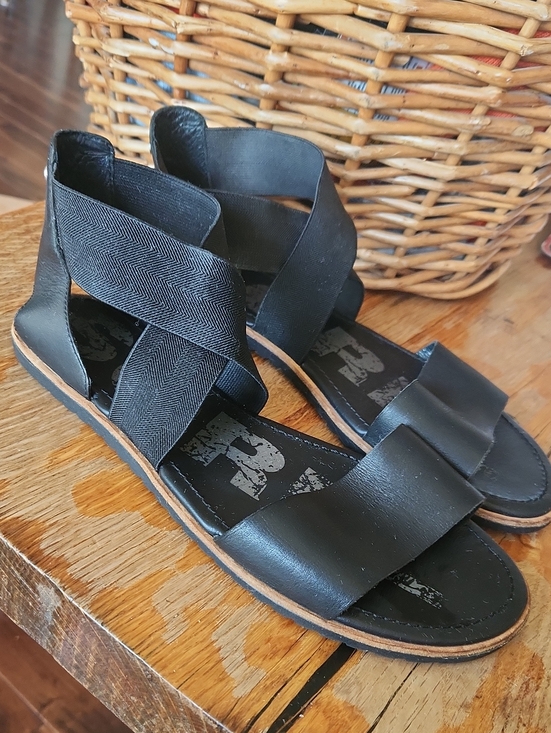 Sorel Shoes - Sorel sz 9.5 Leather Stretch Sandals Strappy Gladiator Black Flats